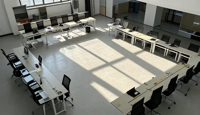 技术开发选型中如何平衡员工发展与项目进度